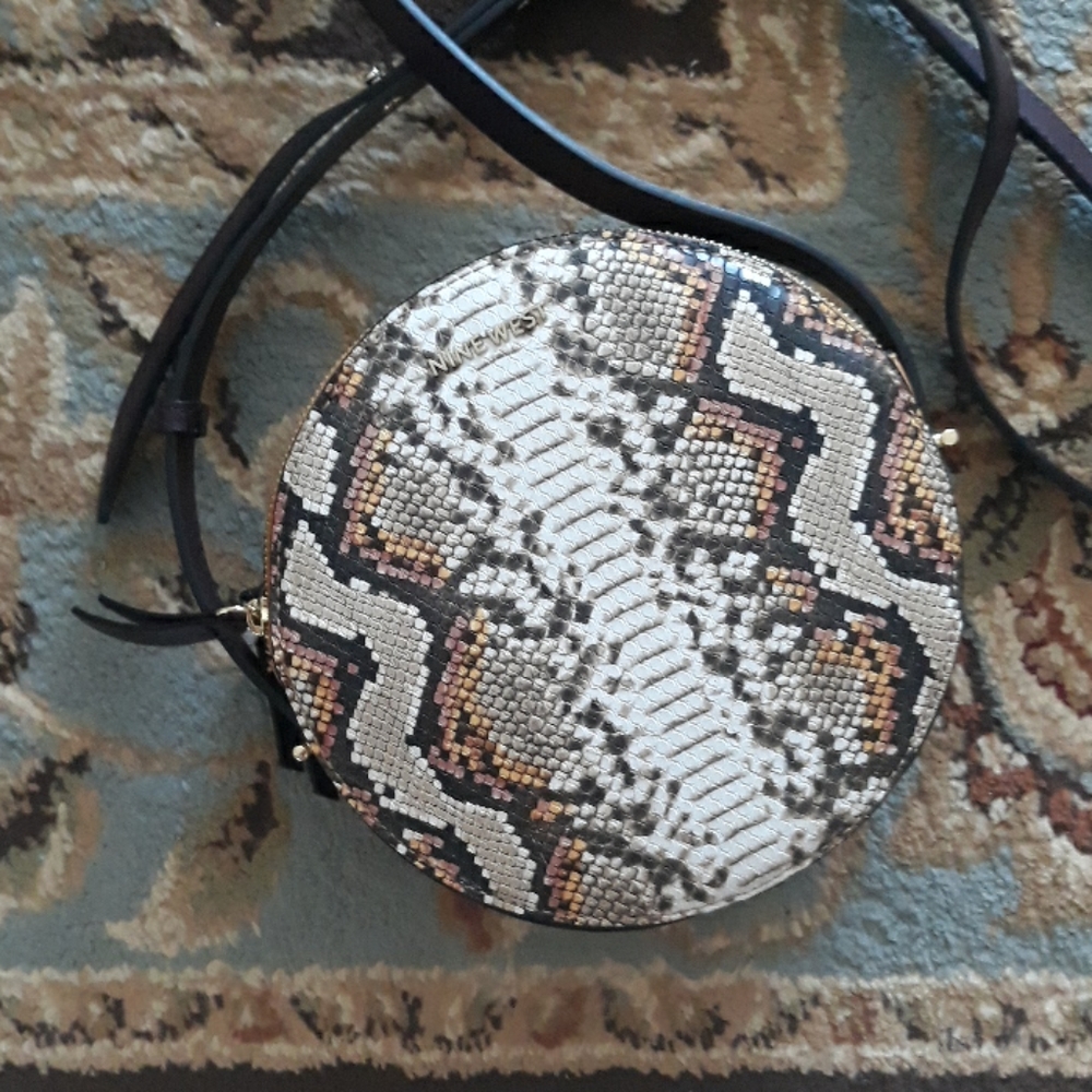 Nine West round crossbody bag - Picture 13 of 16